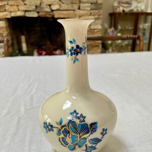 Lenox China Pagoda 6.75 Bottleneck Vase With Blue Florals 24K Gold Trim Retired image 1