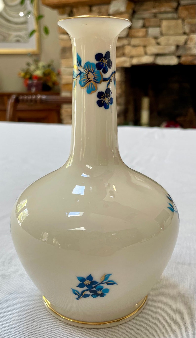 Lenox China Pagoda 6.75 Bottleneck Vase With Blue Florals 24K Gold Trim Retired image 7