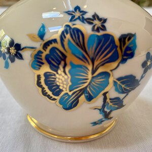 Lenox China Pagoda 6.75 Bottleneck Vase With Blue Florals 24K Gold Trim Retired image 3