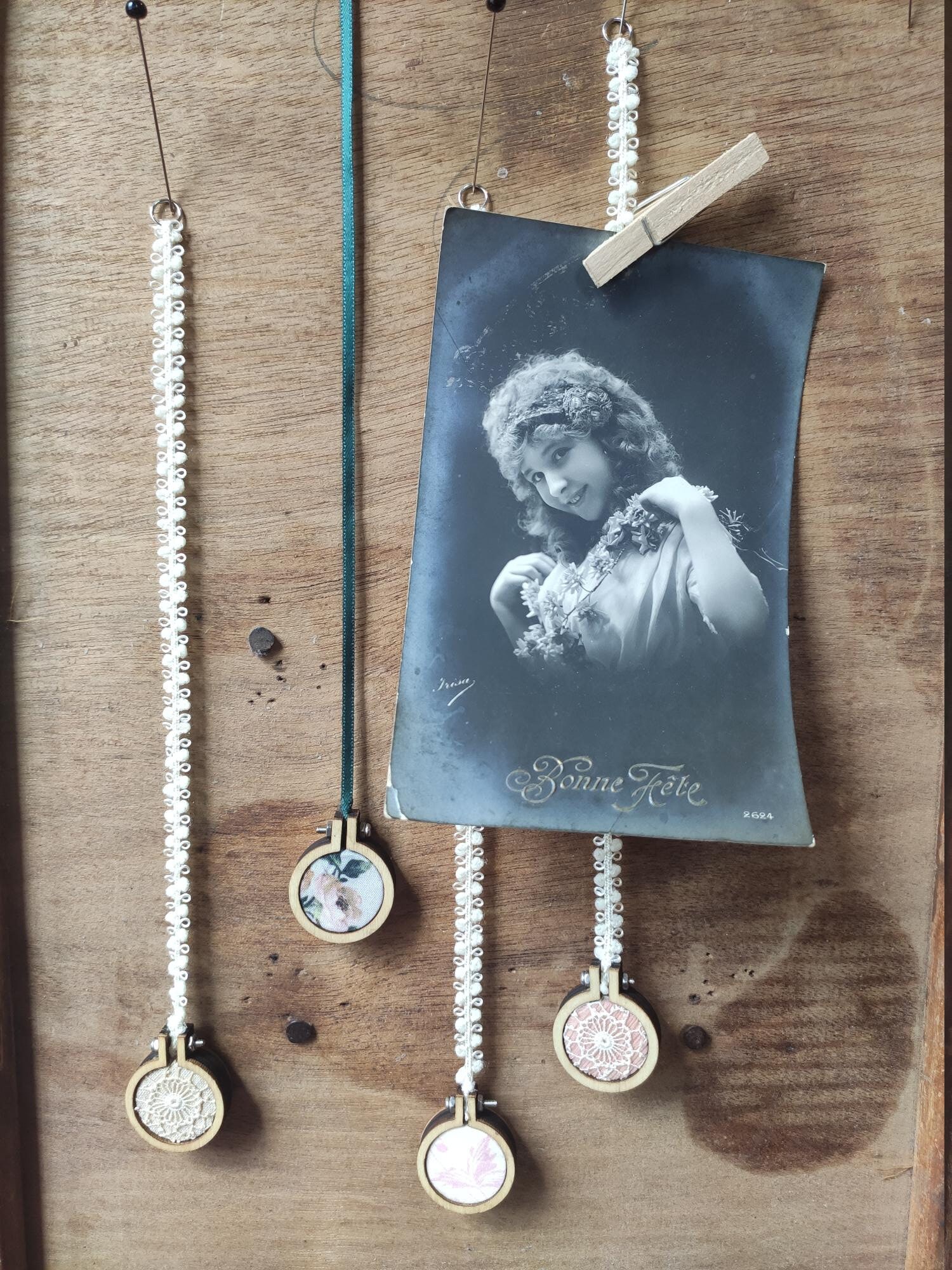 Mini Porte Photo, Décoration Murale, Mini Cercle à Broder avec Coeur, Dentelle, Tambour Suspendre