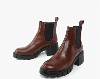 Smooth finish chunky heel, round toe women's boots in 5 colours. British boot style. All products have FREE SHIPPING!