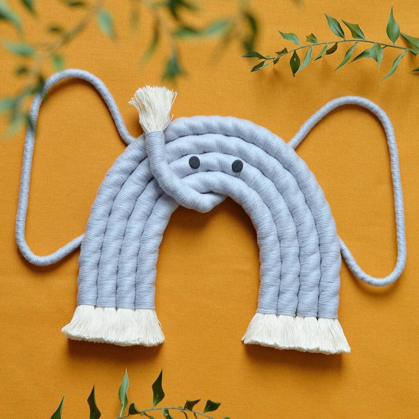 Raphaël L'éléphant - Éléphant Mural en Macramé Arc Ciel