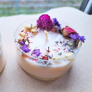 Candles with Real Dried Flowers, Wildflower Theme Wedding Guest Favors, Vegan Vanilla Scented Floral Candle Presents, Baby Shower Gifts