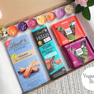 Cesto regalo di cioccolato vegano - Scatola regalo Ritter Sport e Lindt - Candele profumate al tè - Regalo vegano per amico - Guarisci presto - Dolcetti per regali di compleanno
