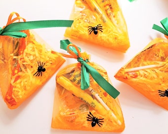 Halloween Candy Filled Pumpkin Pouches, Trick or Treat Bags for Kids, Spooky Gift for Children, Creative Party Sweets Snacks, Gummy Lollipop