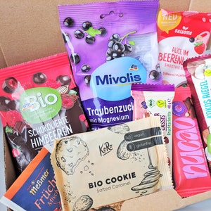 VEGAN snack box Birthday Gift for Vegan Friend Dairy Free Treats Mother's day Snacks Package Get Well Soon Present Gluten Free image 4