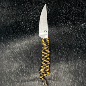 Outdoor Hiking Utility Paracord EDC Knife - Black & Yellow