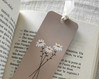 Flowers bookmark, Marguerite bookmark, Spring bookmark, Illustrated bookmark / Free delivery