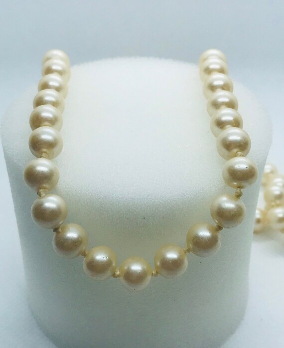 Faux Plastic Pearl Off White 47” Long Vintage Nec… - image 2