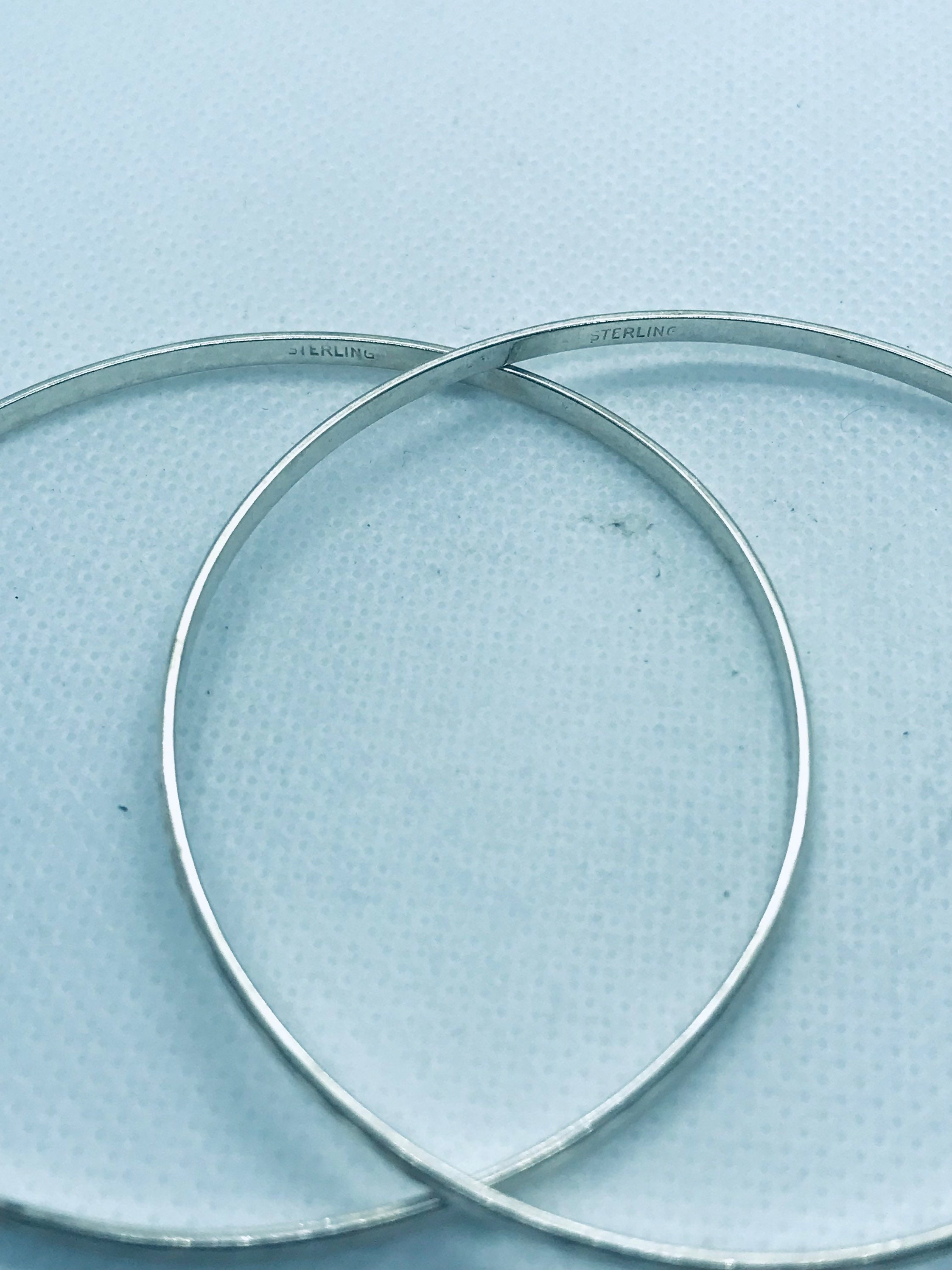 Silver Vintage Pair of 8.25” Bangle Bracelets - Etsy