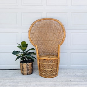 FREE SHIPPING - Vintage Boho Wicker Rattan Peacock Chair