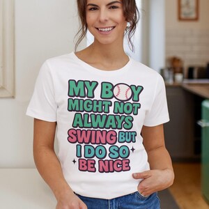 Baseball Mama PNG, Retro Baseball Mom Sublimationsdesign, Spieltag Sport Mom Shirt PNG, Distressed Vintage Script Baseball Grafik V4