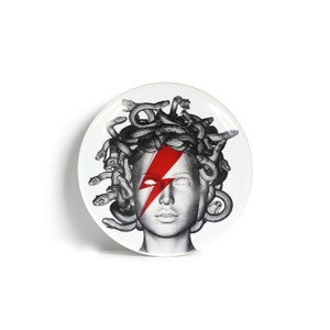 Medusa Lightning Plate – Decorative Porcelain Wall Art – Ziggy Face Plate – David Bowie Inspired – Greek Mythology – 23cm Bold Gift