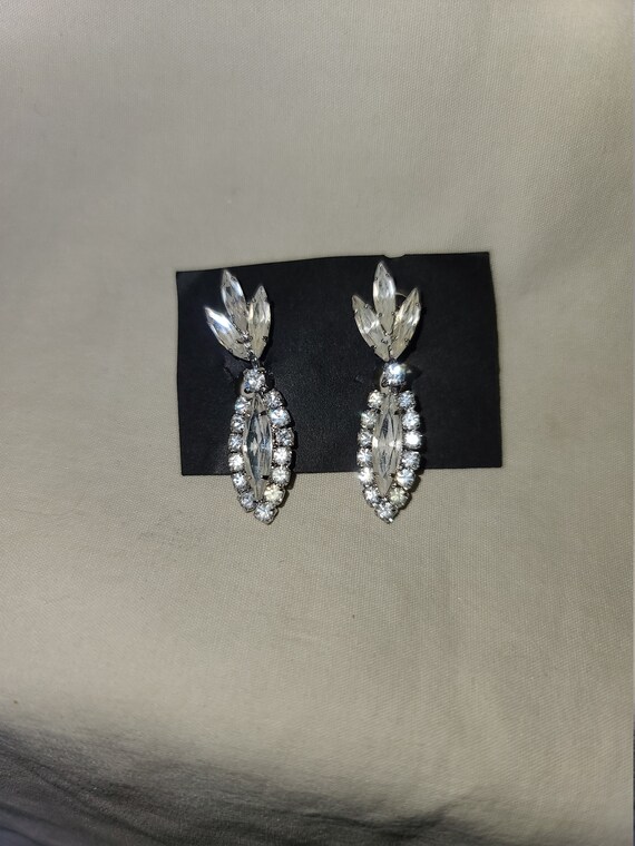 VINTAGE SIGNED WEISS rhinestone clip-on earrings … - image 10
