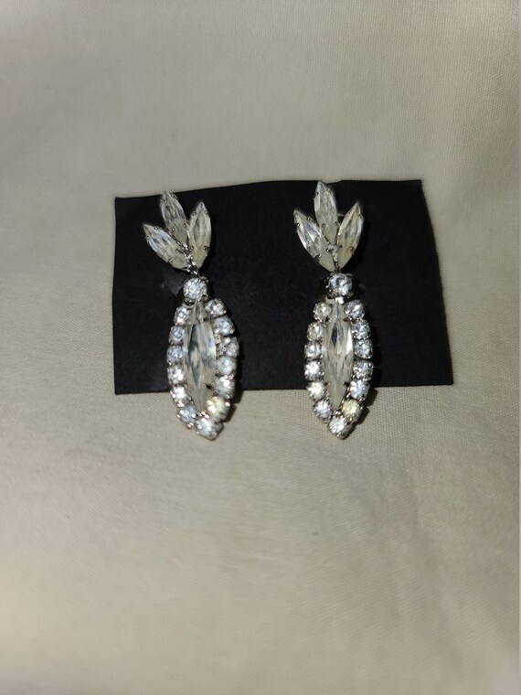 VINTAGE SIGNED WEISS rhinestone clip-on earrings … - image 7