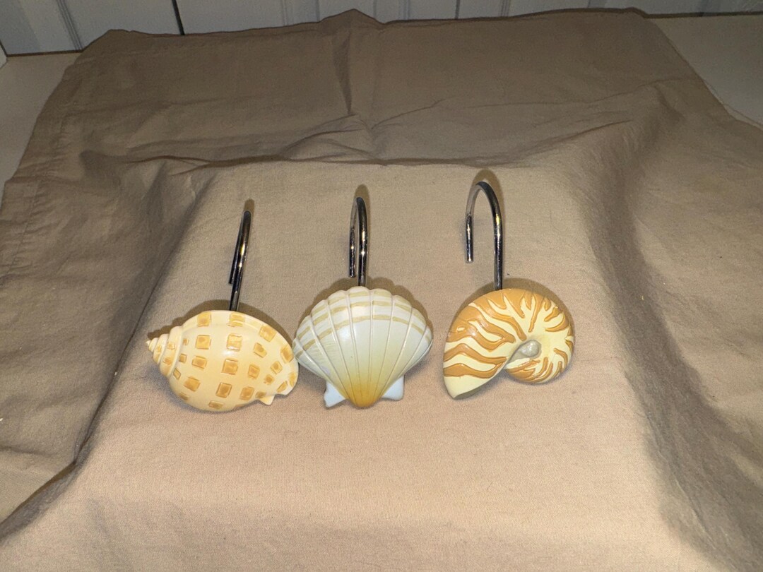 VINTAGE SET OF 12 Seashell Shower Curtain Hooks Coastal Shower Hooks ...
