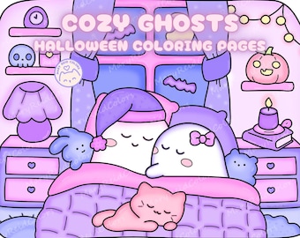 Op de afbeelding: Een kleurplaat met twee geesten in een bed met een kat, een nachtkastje met een lamp, een klok en een pompoen. De tekst "Cozy Ghosts Halloween Coloring Pages" staat bovenaan de pagina.