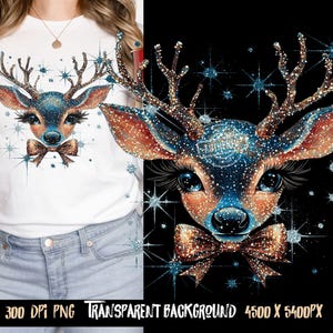 Puede incluir: Un reno azul y dorado brillante con un lazo brillante. El reno está rodeado de estrellas y copos de nieve. La imagen está sobre un fondo negro.