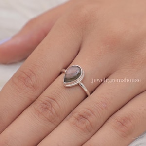 Purple Labradorite Ring, 925 Sterling Silver Ring, Healing Crystal Ring, Handmade Silver Jewelry, Boho Ring, Vintage Ring, Solitaire Ring