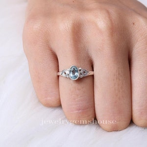 Anillo de topacio azul, anillo de plata de ley 925, anillo con piedra natal de noviembre, anillo con piedras preciosas, joyería de plata con topacio, anillo hecho a mano, regalo de aniversario