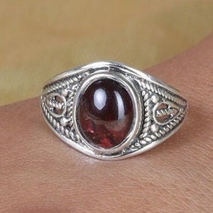 Garnet Ring, 925 Sterling Silver Ring, January Birthstone Ring, Oval Gemstone Ring, Women Silver Ring, Handmade Jewelry Ring, Gift for Her