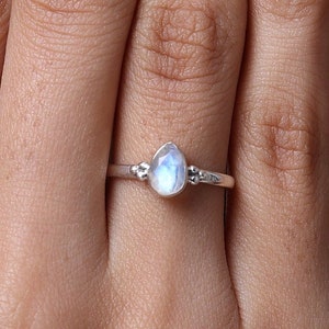 Rainbow Moonstone Ring, 925 Sterling Silver Ring, Cut Gemstone Ring, Handmade Moonstone Ring, Dainty Ring, Women Silver Ring, Gift for Her