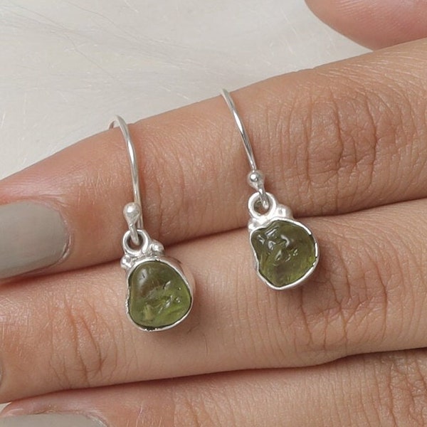 Raw Peridot Earrings, 925 Sterling Silver Earrings, August Birthstone Earrings, Rough Crystal Earrings, Handmade Jewelry, Gemstone Earrings