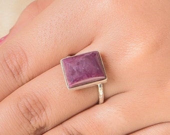 Natuurlijke robijnring, 925 sterlingzilveren ring, rechthoekige ring, statement sieraden, handgemaakte ring, gepersonaliseerd cadeau voor vrouwen