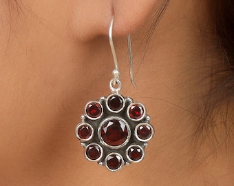 Orecchini con granato, orecchini in argento sterling 925, orecchini a forma di fiore, orecchini pendenti, orecchini boho, orecchini fatti a mano, orecchini con pietre preziose di granato