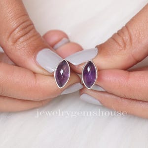 Örhängen med naturlig ametist, örhängen i 925 sterlingsilver, handgjorda silverörhängen, push-back-örhängen, bohemiska smycken, sten från Brasilien