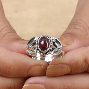 Natural Garnet Ring, 925 Sterling Silver Ring, January Birthstone Ring, Garnet Ring, Boho Ring, Gemstone Ring, Women Ring, Handmade Ring