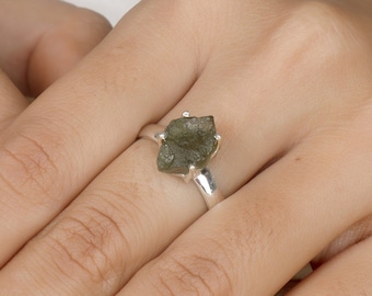 Véritable bague en moldavite certifiée, bague en argent sterling 925, bague en pierres précieuses brutes, bijoux en argent minimalistes, bague faite à la main, cadeau pour elle