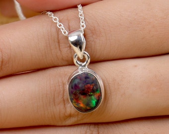 Pendentif opale noire, collier pendentif en argent 925, pendentif opale délicat, pendentif minimaliste, pendentif fait main, collier d'opale, pendentif opale ovale