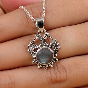 Labradorite Pendant, 925 Solid Sterling Silver Pendant, Vintage Pendant, Handmade Pendant, Boho Pendant, Labradorite Necklace, Women Pendant