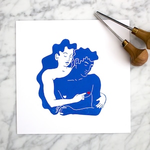 Póster de pared en linograbado de dos tonos de una tierna pareja de enamorados