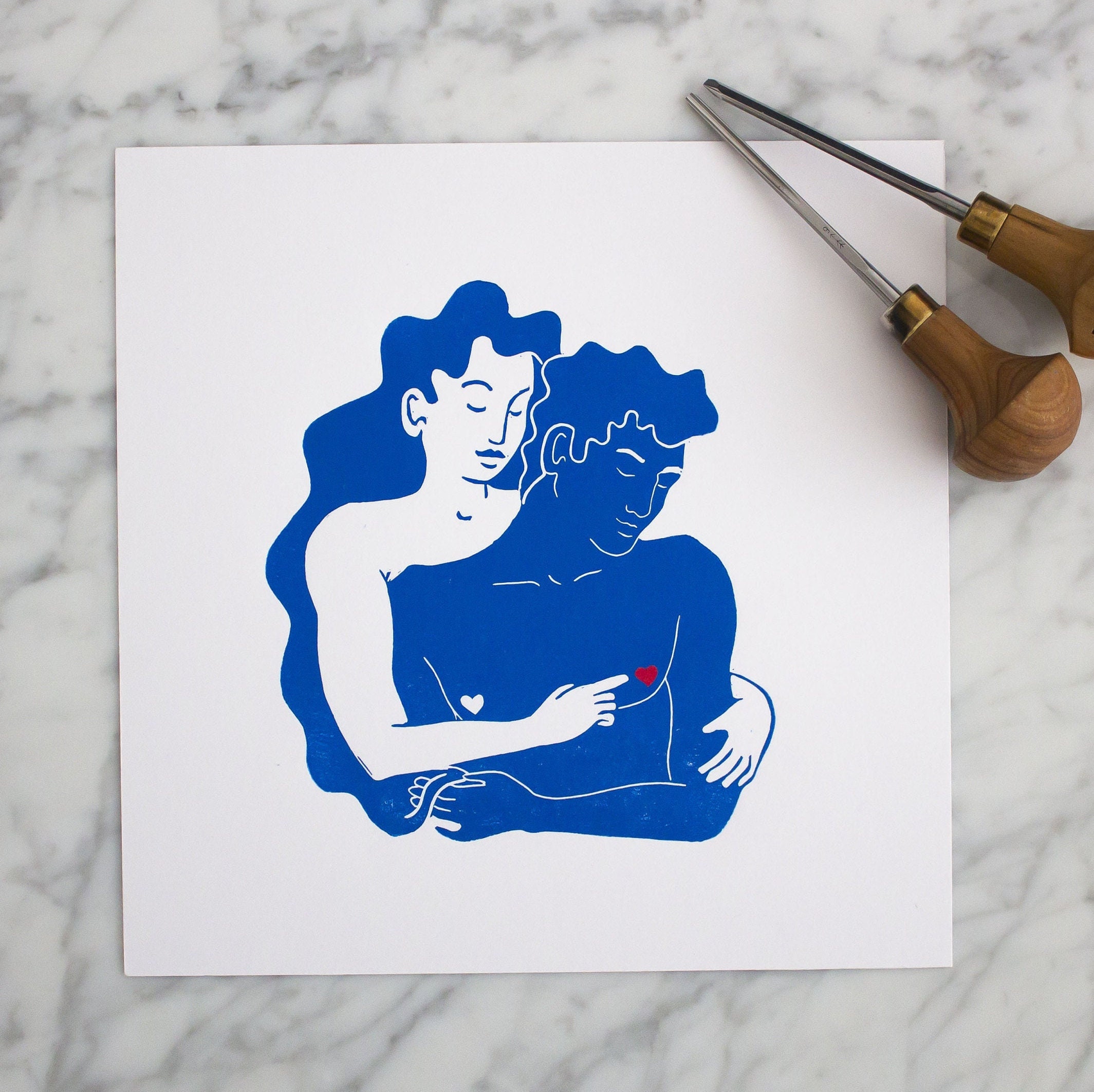 Affiche Murale Bicolore en Linogravure d'un Couple Amour Tendre
