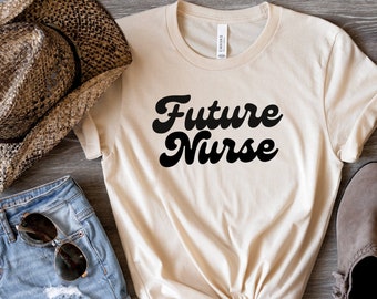 Camiseta de la futura enfermera, Regalo del estudiante de enfermería, Sobreviviente de la escuela de enfermería, Camisa de enfermera en capacitación, Regalo de la escuela de enfermería