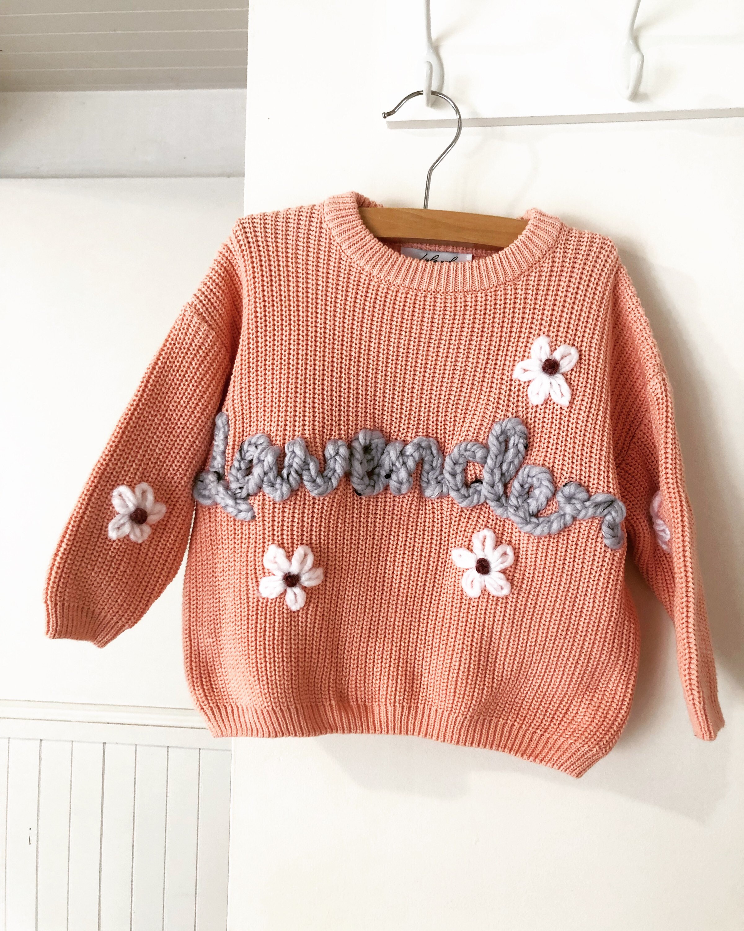 Cable Knit with Buttons on Front Some Pilling Throughout Kleding Unisex kinderkleding Unisex babykleding Sweaters Vintage Hand Knit Orange Halloween Sweater Jumper for Baby 