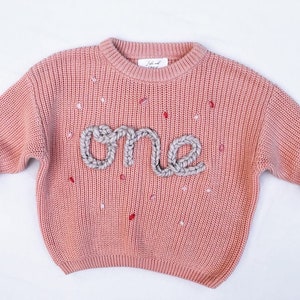 First Birthday Party Personalised Hand Embroidered Chunky Knitted Sweater, Cake Smash Outfit, Toddler Photoshoot Prop, Embroidery Sweater image 3