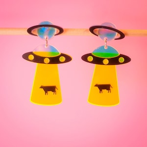 Pendientes acrílicos estilo retro OVNI alienígena y vaca