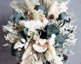 Bridal bouquet made of dried flowers / dried flower boutonniere