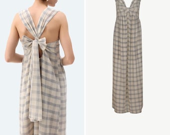 Vestido xadrez cinza com alças finas | Vestido com decote coração | Vestido com laço nas costas