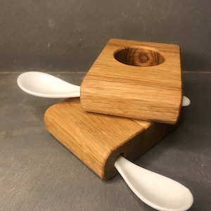 Eierbecher, Eierhalter, Frühstücksei, Porzellanlöffel aus Holz Eiche, Oak