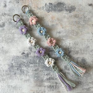 Beaded Boho Daisy Keyring | Handmade | Lovely Gift | Keychain | Macrame | Colour Choice | Two Tone