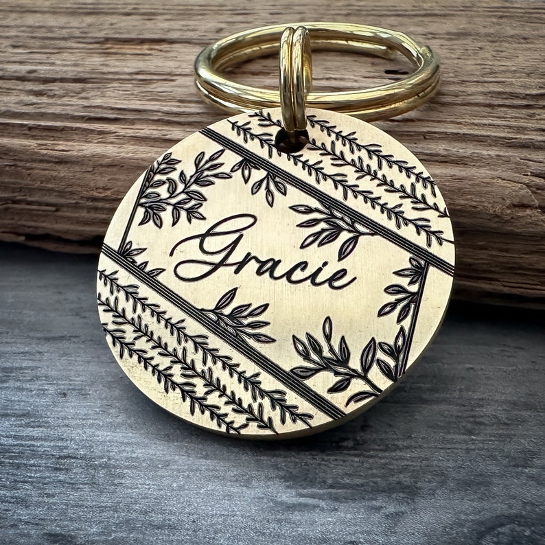 Leafy Nature Dog Tag, Personalised Leaf Pet ID Tag, Botanical Plants Leaves Keyring, Chunky Engraved Dog Collar Charm, Nature Keychain Gift image 3