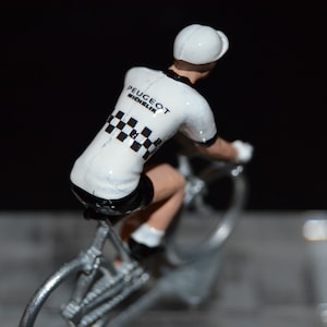 Peugeot 手作りサイクリングフィギュア