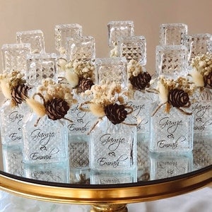 Wedding Favors Empty Glass Cologne Bottles Designed With Dried Natural Flowers, Wedding Gifts For Guests, Engagement Gift, Welcome Baby Gift