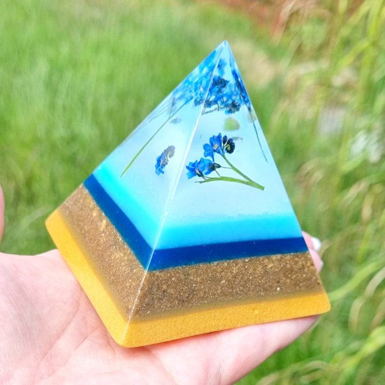 MINI MEMORIAL PYRAMID// Custom Eco resin pyramid, Cremains memorial, Pet ash keepsake, Memorial keepsake, Resin keepsake, Bereavement gift image 1