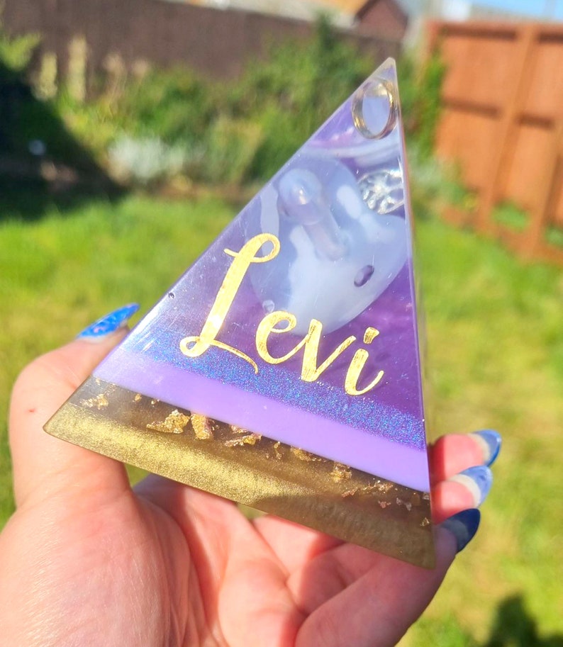 MINI MEMORIAL PYRAMID// Custom Eco resin pyramid, Cremains memorial, Pet ash keepsake, Memorial keepsake, Resin keepsake, Bereavement gift image 5