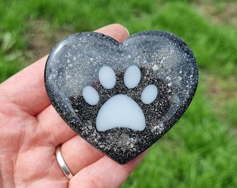 PAW PRINT MEMORIAL// Custom resin paw print heart, Pet memorial, Pet bereavement, Ash keepsake, Cremains keepsake, Cremains memorial gift